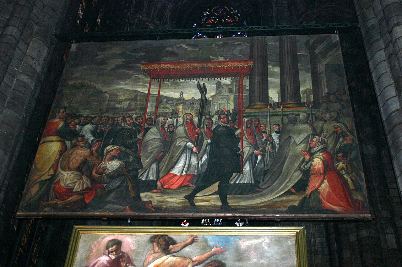 A 1602 painting by Fiammenghino in Milan Cathedral depicts a procession with the Holy Nail