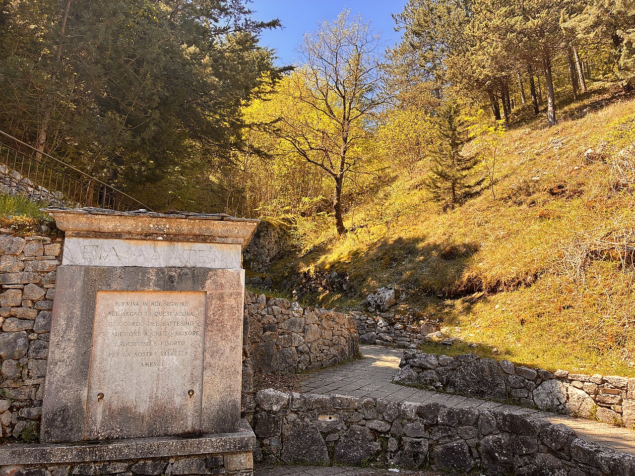The spring near the site associated with the Castelpetroso apparition reports