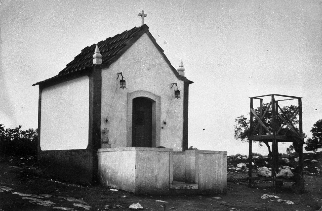 The Chapel of the Apparitions at Fátima in an archival photograph dated 1922