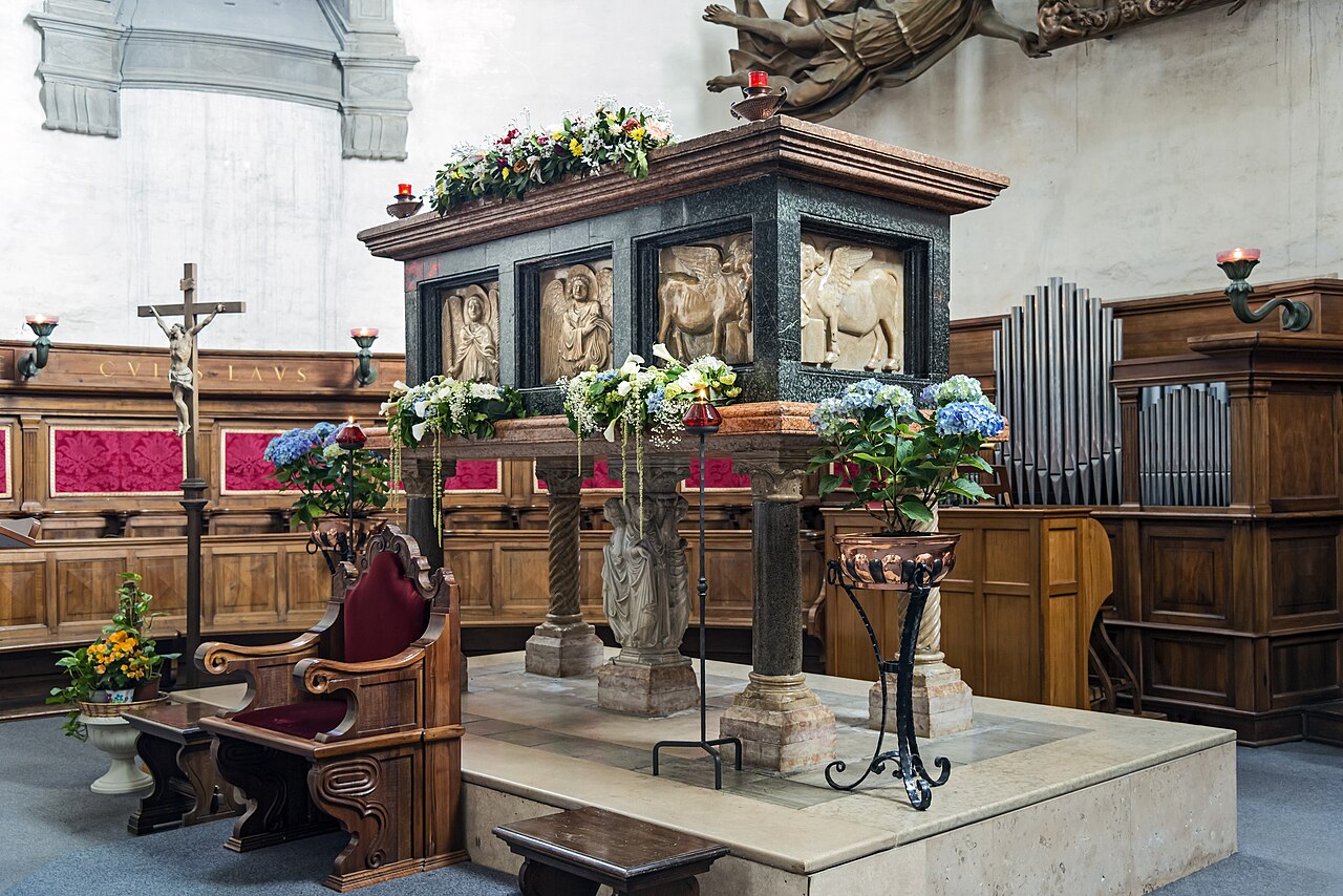 Front of the marble shrine of Saint Luke in Santa Giustina, Padua.