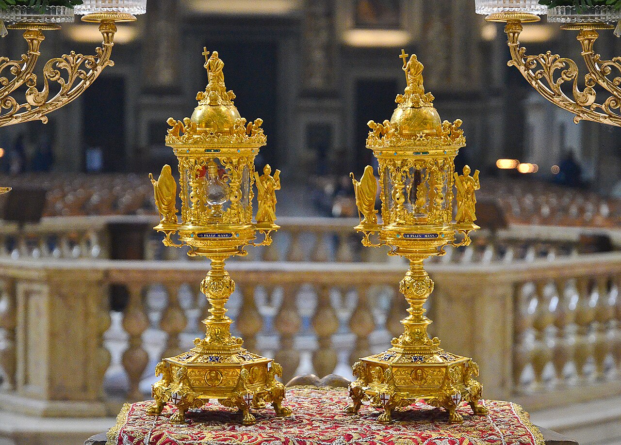 The Sacri Vasi at Sant’Andrea in Mantua, with the octagonal devotional setting visible behind them
