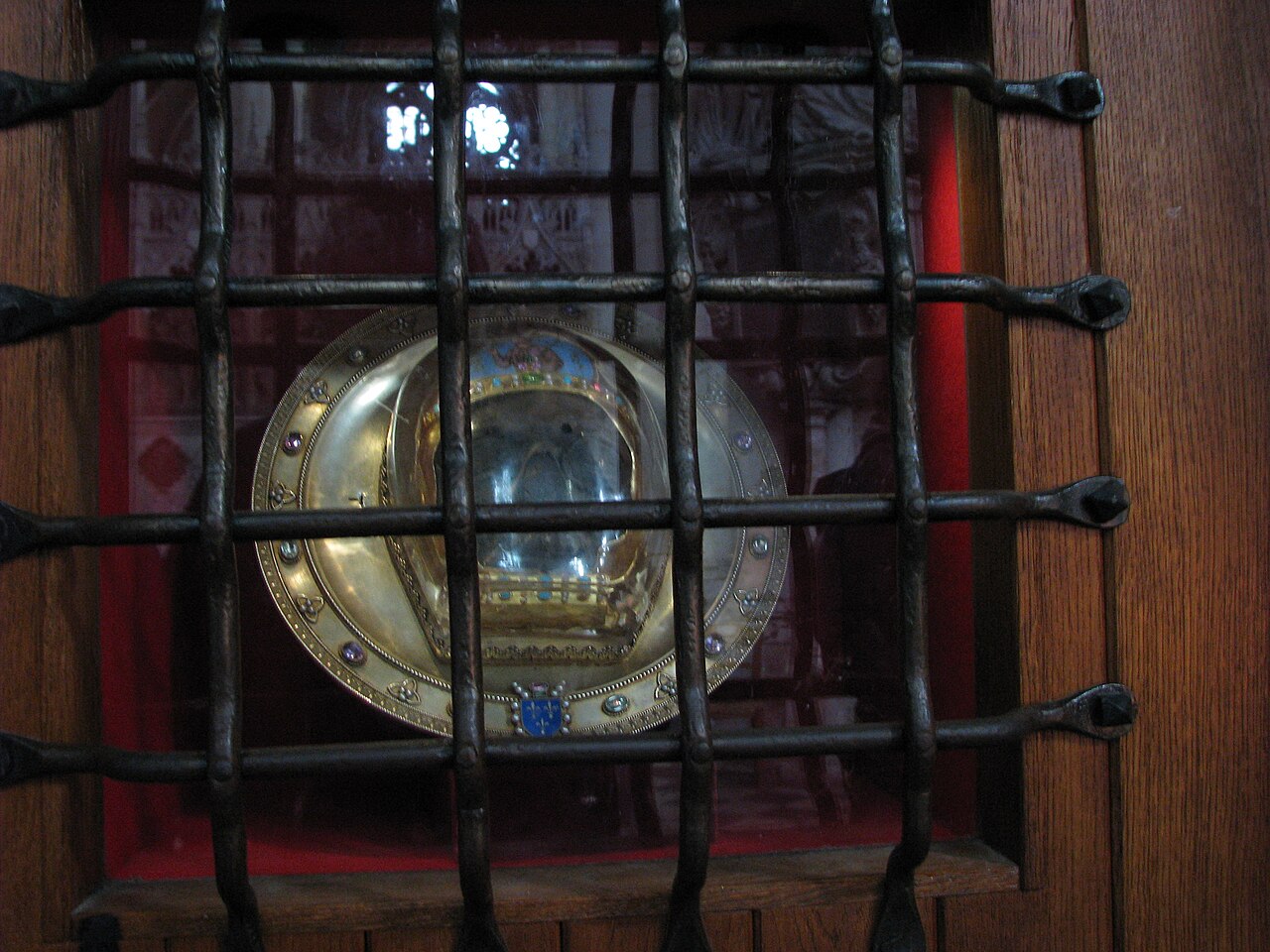 The cranium-fragment reliquary attributed to John the Baptist at Amiens Cathedral